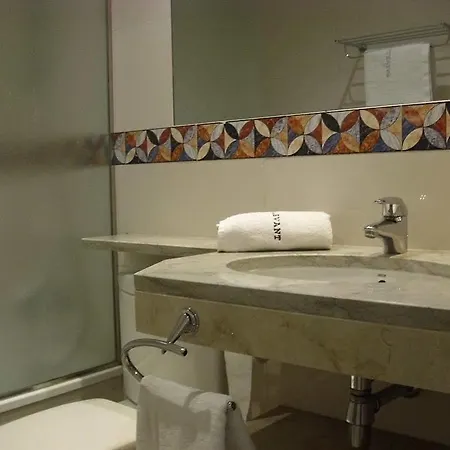 Edifici Llevant I Ponent Apartment *